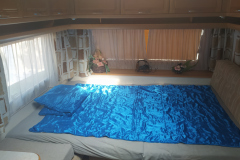 ROZLOŽENÉ LŮŽKO 200  X 200 CM    X 2 M